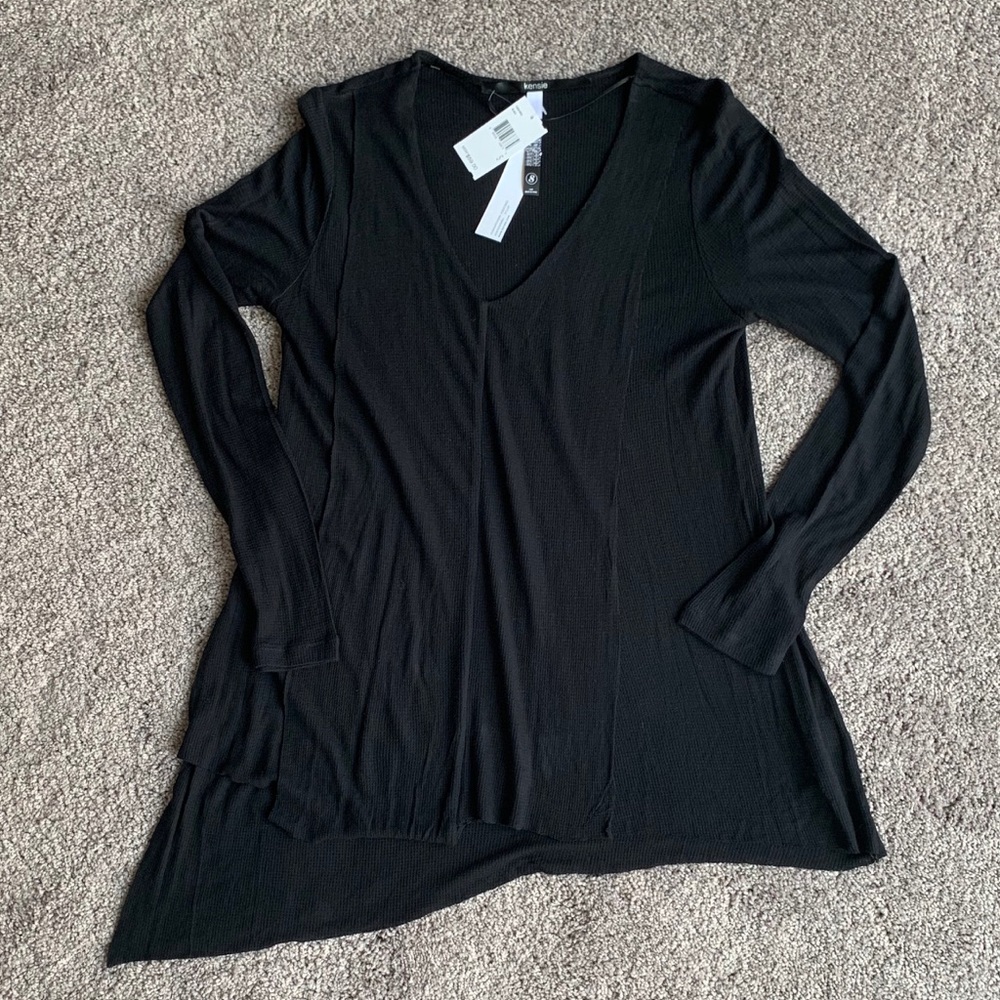 Women’s black top